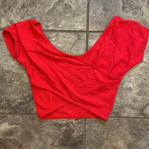 Red Cross-Back Crop-Top - Picture 3 of 3